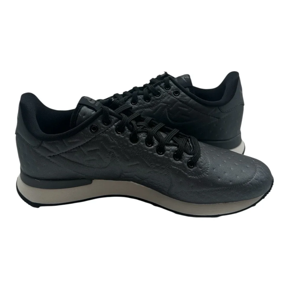 Nike internationalist jacquard